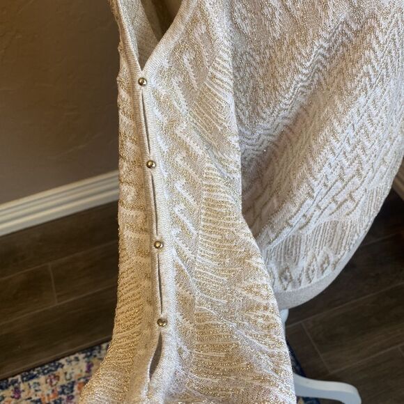 White House Black Market Knit Cream Gold Sparkle Cold Shoulder Sweater Sz Large - Picture 2 of 13